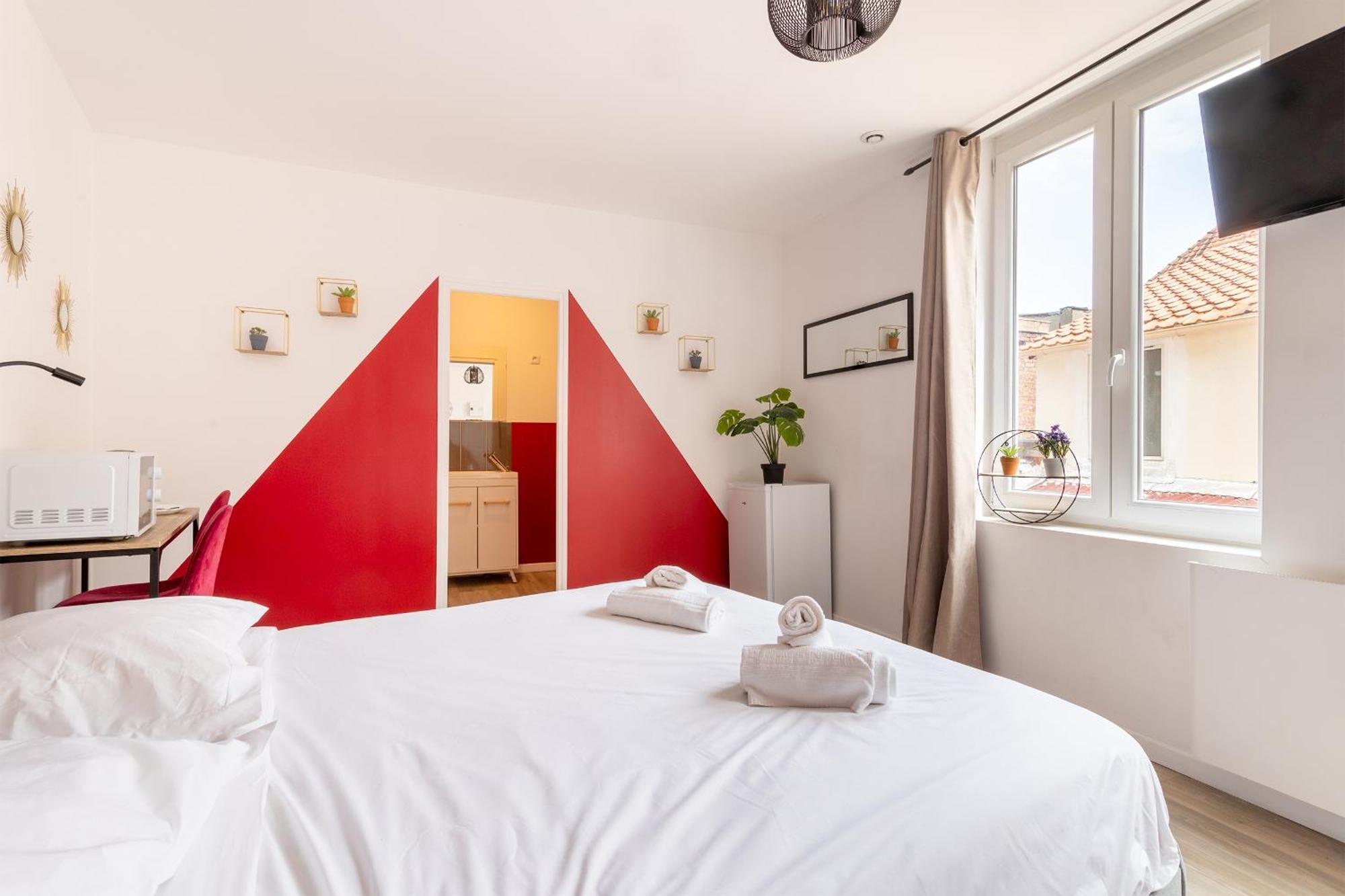 S&K Suite Grande Rue Roubaix - Chambre Spacieuse Et Sdb Privee - Netflix Et Cuisine Buitenkant foto