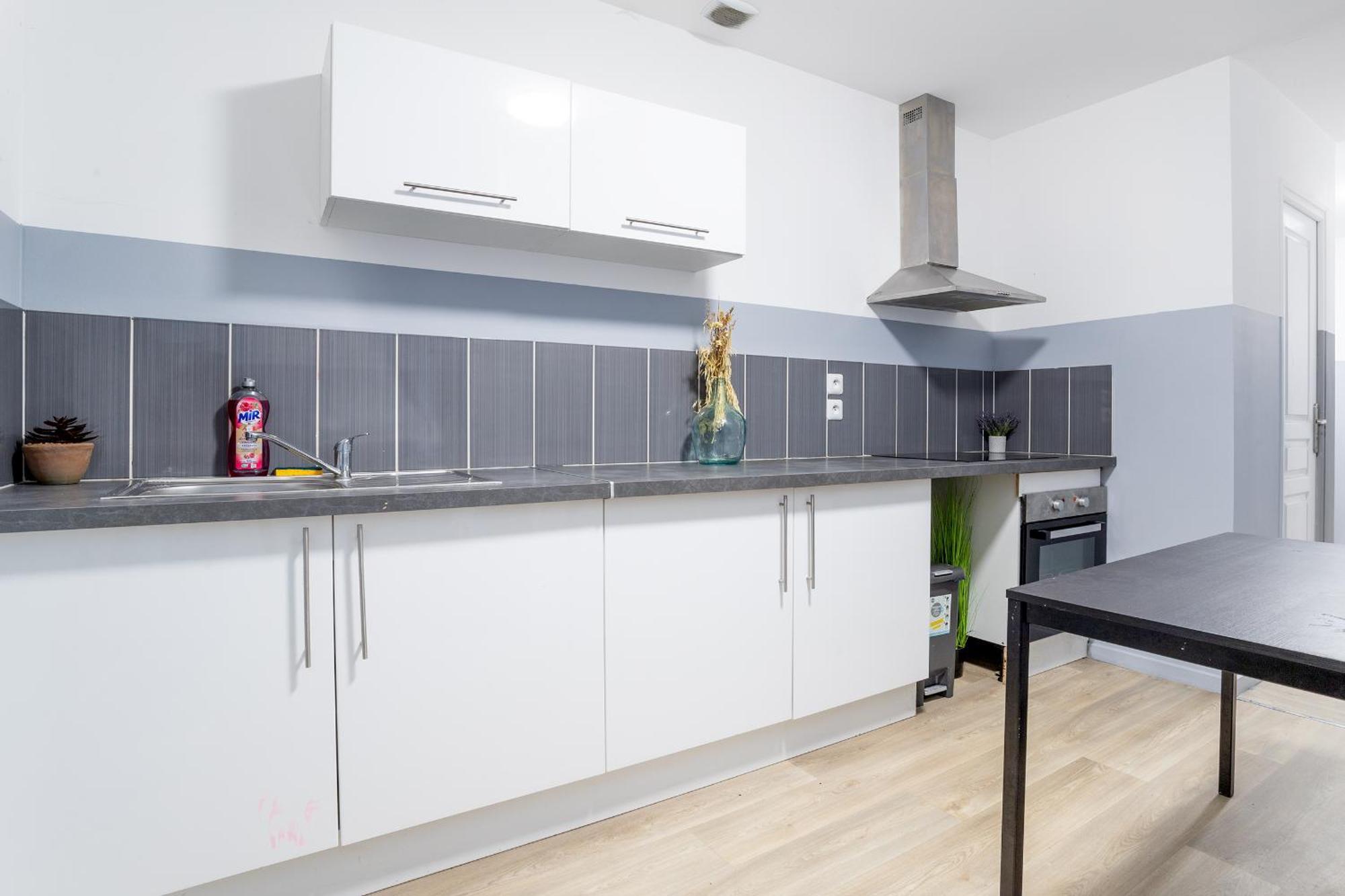S&K Suite Grande Rue Roubaix - Chambre Spacieuse Et Sdb Privee - Netflix Et Cuisine Buitenkant foto